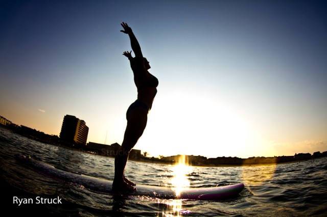 yoga photography sup. stand up paddleboard. yoga poses. yoga lessons. how to do yoga. yoga on a stand up paddleboard. yogo photographer. new jersey photography.