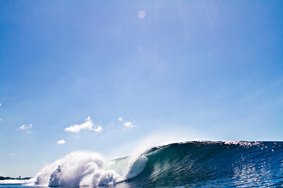 empty wave. wave photography. left. empty wave. beach photograph. surfing photography. surf photographer. central america.